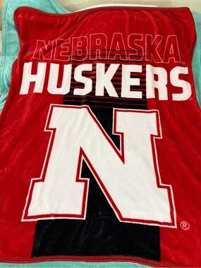 Northwest Silk Touch 50” X 60” NCAA Nebraska Cornhuskers Sherpa Throw Blanket